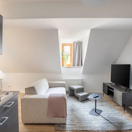 Limehome Hauptmarkt Apart Otel 3*