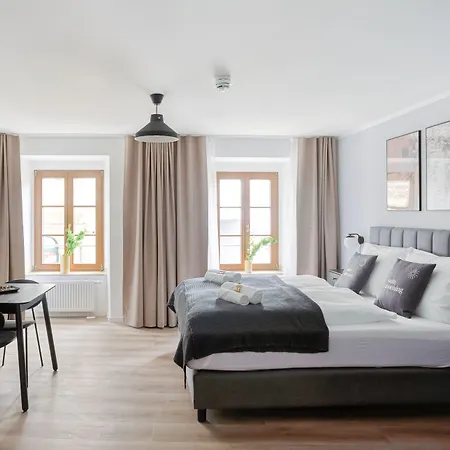 Hotel apartamentowy Limehome Hauptmarkt